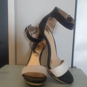 Black white and gold Mossimo heels
